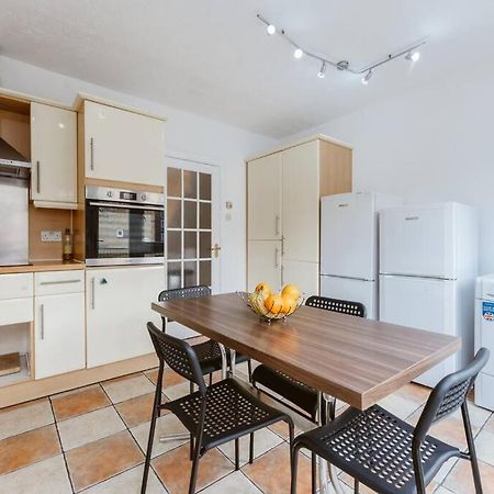 Comfortable Double Room For Your London Getaway Kültér fotó